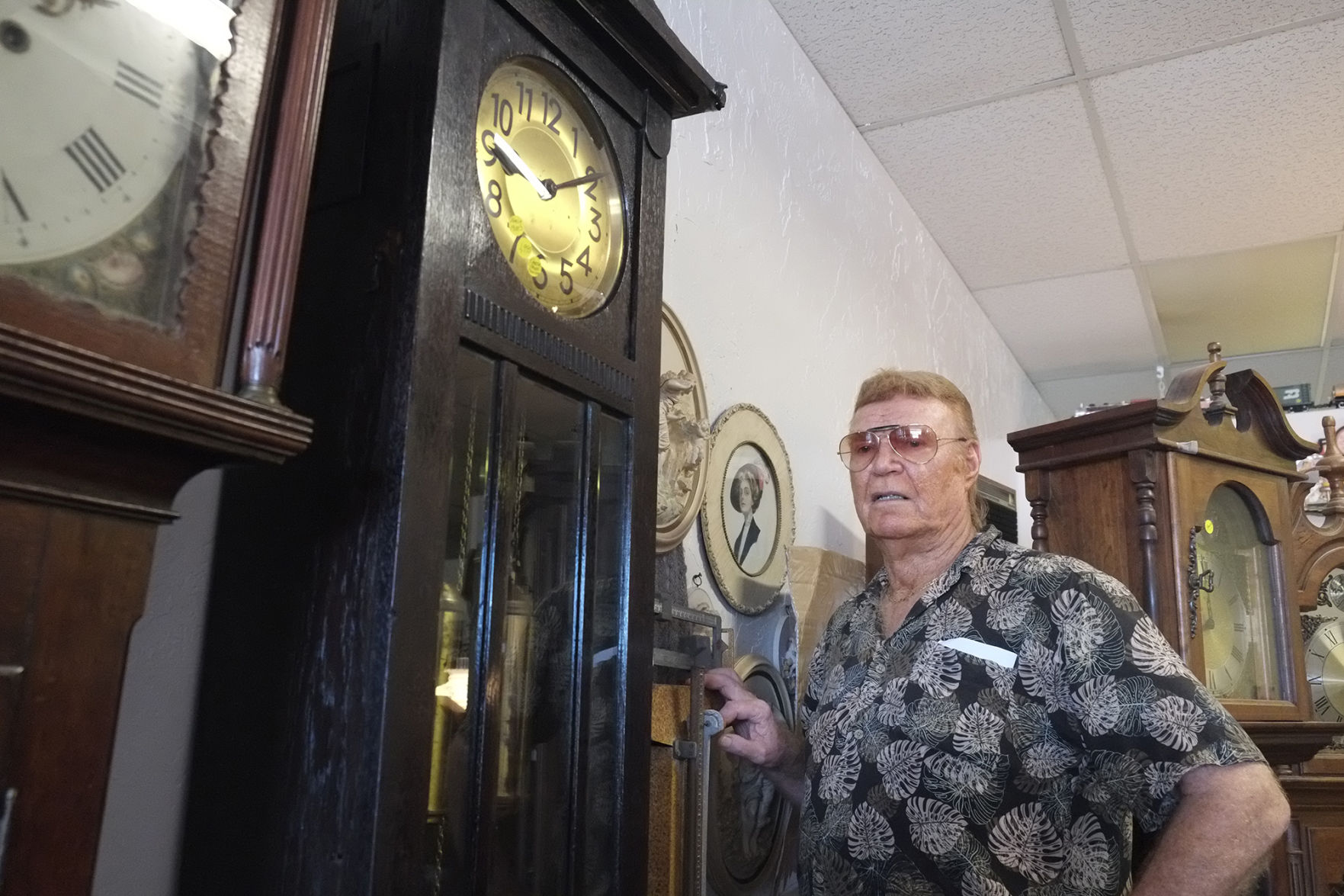 PA0410clockguy1.jpg